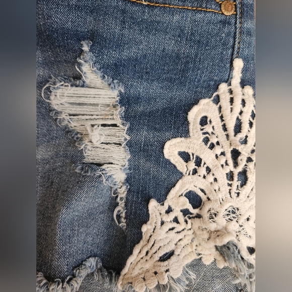 Distressed Jean Shorts with Crochet and Raw Edges in Blue - Picture 3 of 4